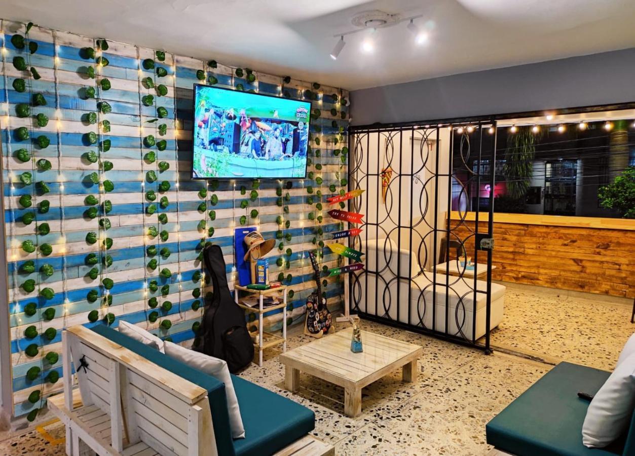 Key West Hostel Medellín Exteriör bild
